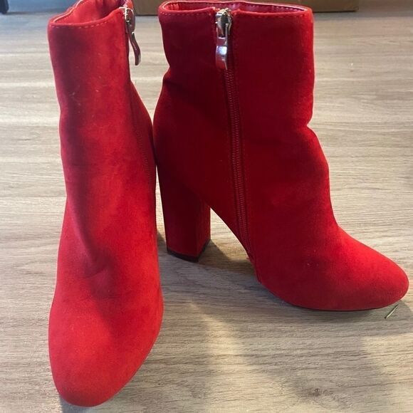 Pretty Little Thing, red suede, side zip, block heel ankle booties size 3 - Picture 1 of 8